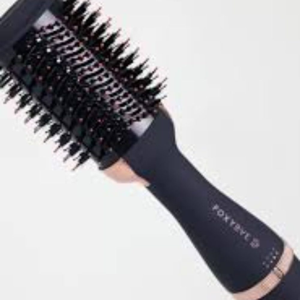New FoxyBae ROSE GOLD BLOWOUT DRYER BRUSH PRO